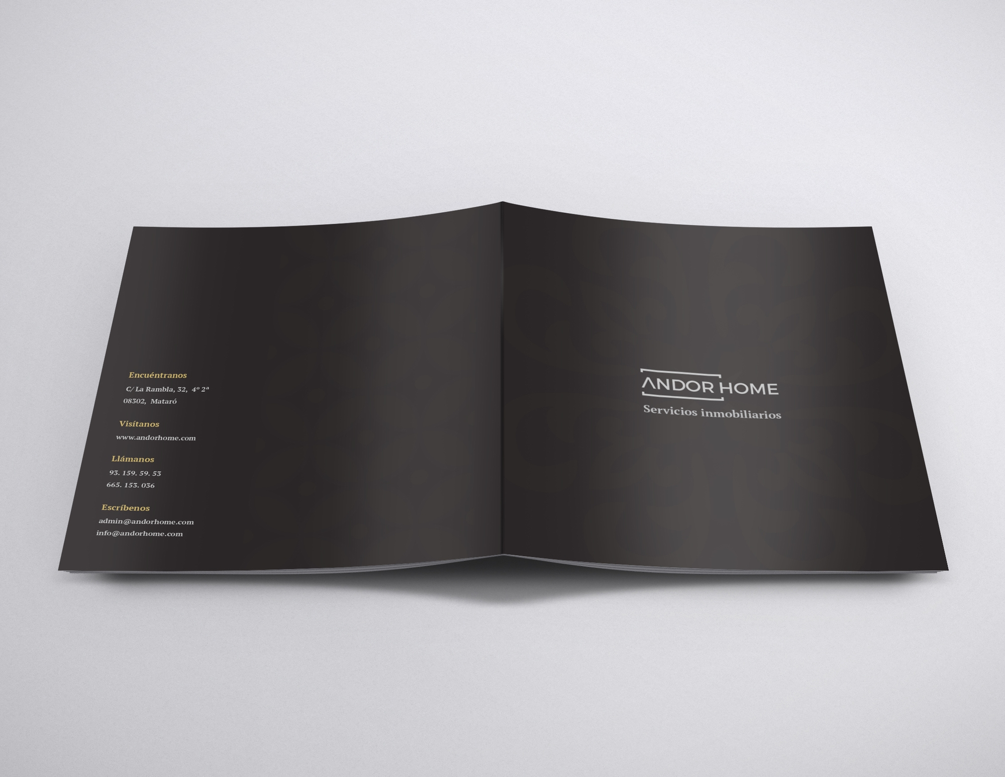 Mock-up – Brochure – 210 x 210 mm